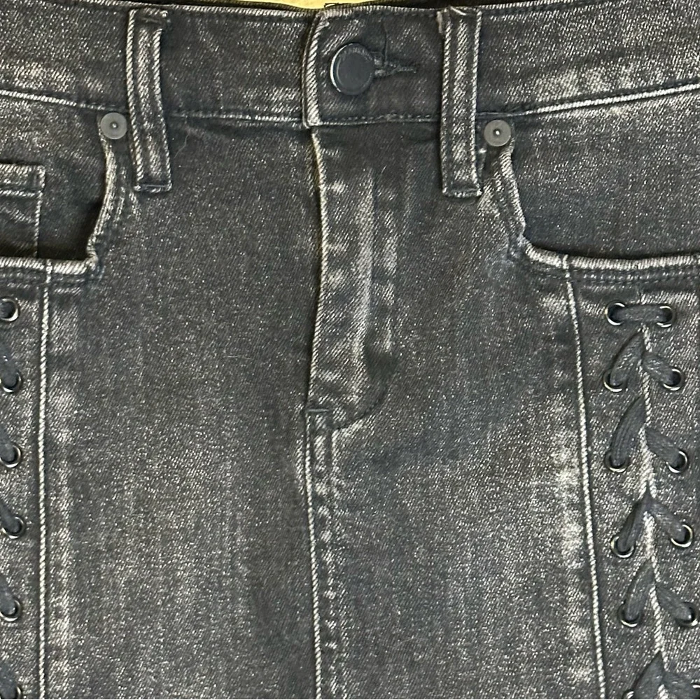 Blank NYC Mystique Denim Lace-Up Mini‎ Skirt Charcoal Gray/Black 26 #54L-0307 - Picture 4 of 11